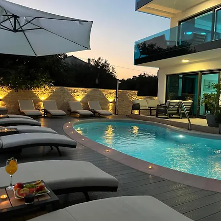 Luxury Vilamaloca فير