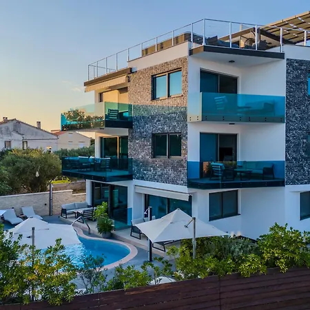Luxury Vilamaloca * Vir
