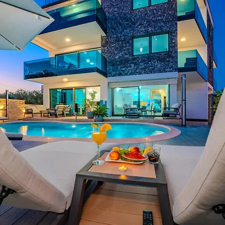Luxury Vilamaloca *