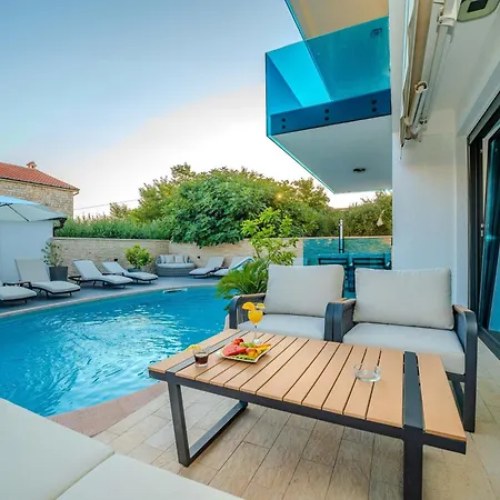 Luxury Vilamaloca *