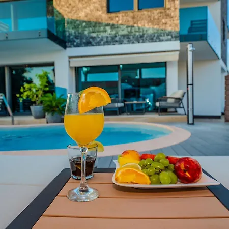 Luxury Vilamaloca *