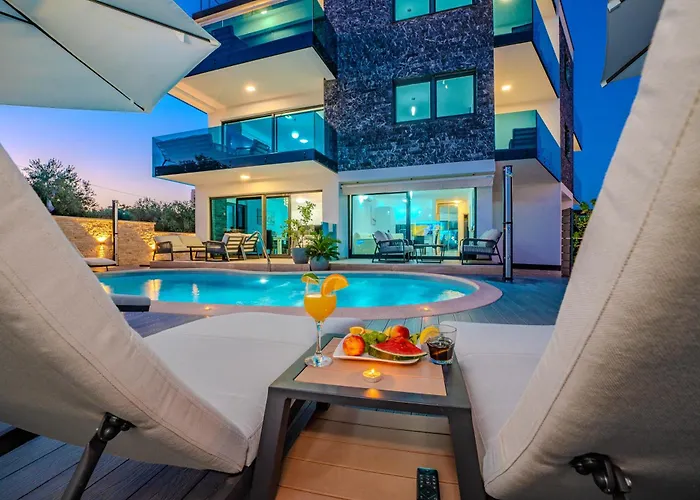 Luxury Vilamaloca *