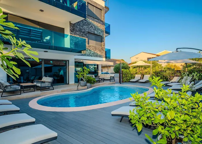 Luxury Vilamaloca * ヴィル