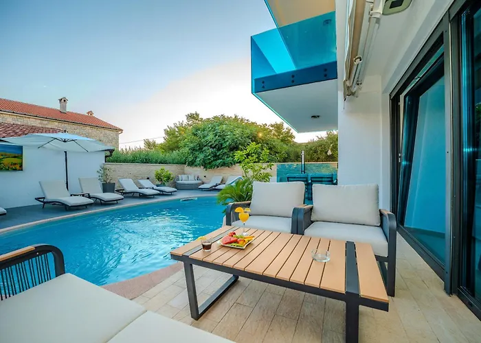 Luxury Vilamaloca *