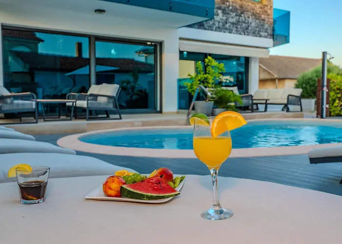 Luxury Vilamaloca *