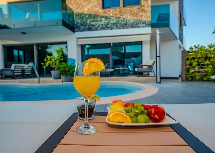 Luxury Vilamaloca *