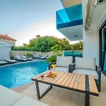 Luxury Vilamaloca *
