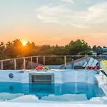 Luxury Vilamaloca *