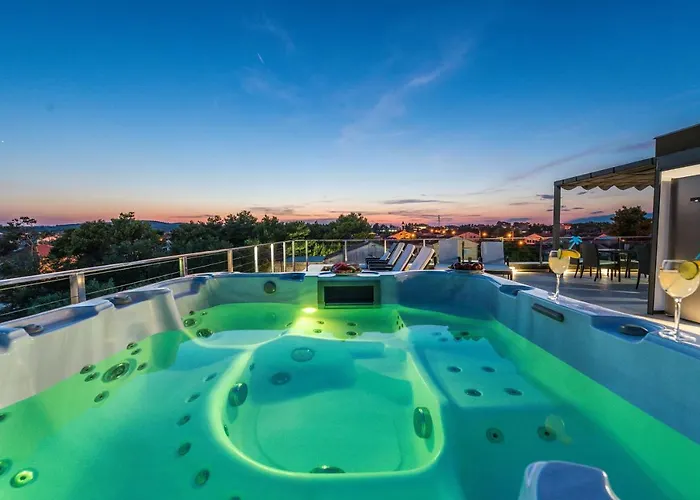 Luxury Vilamaloca Апартаменты *