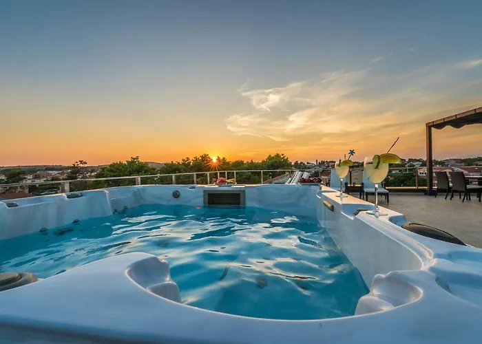 Luxury Vilamaloca * Вир